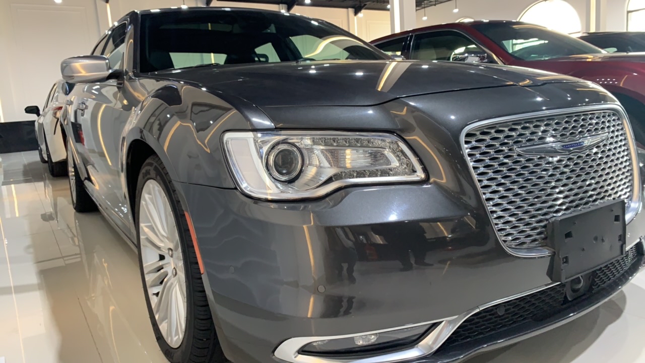 کرایسلەر 300